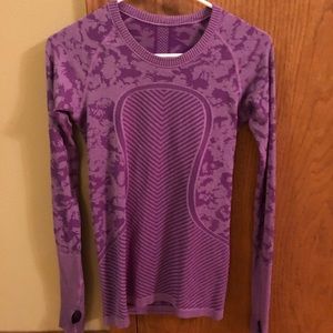 Lululemon swiftly tech long sleeve size 4.